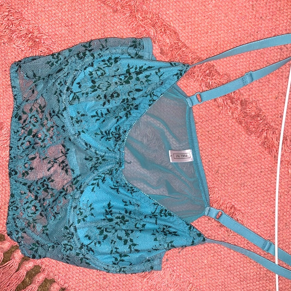 Tilly’s top size L but cups are small !  (STRETCH) 
10/10  very comfy